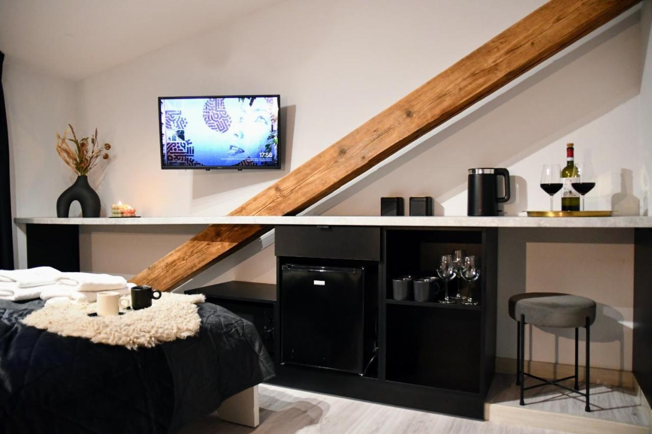 Wine Apartments Краков Экстерьер фото