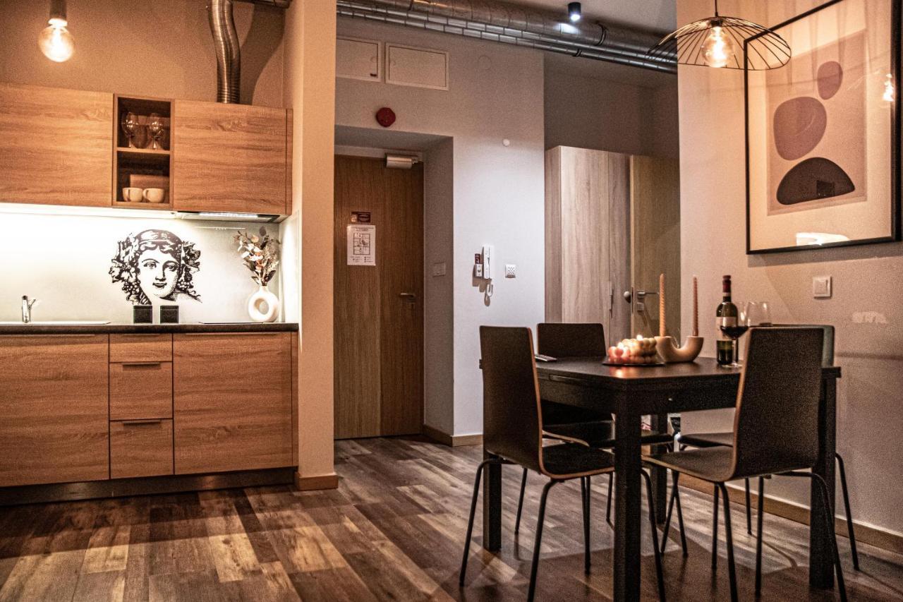 Wine Apartments Краков Экстерьер фото